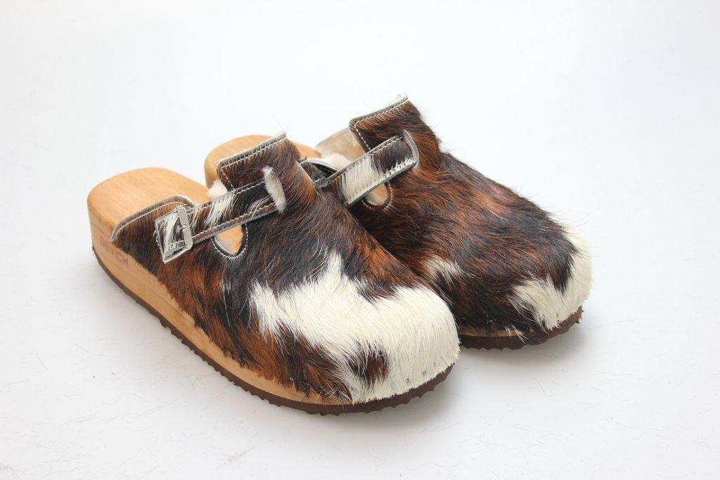Clogs mit Keilsohle in Fell gefüttert