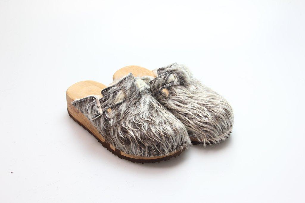 Clogs in Fell