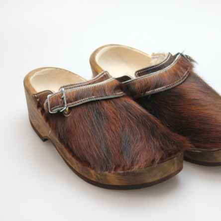 https://holzschuhe.at/en/shop/category/wooden-shoes-with-fur