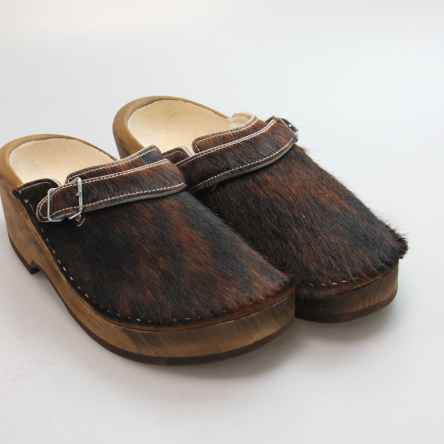 https://holzschuhe.at/en/shop/category/wooden-shoes-with-fur