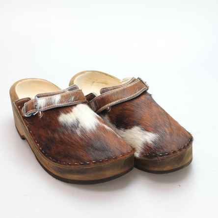 https://holzschuhe.at/en/shop/category/wooden-shoes-with-fur