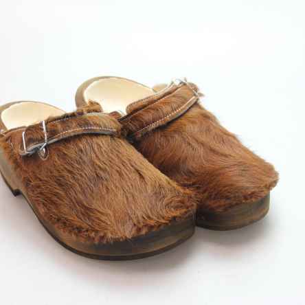 https://holzschuhe.at/en/shop/category/wooden-shoes-with-fur