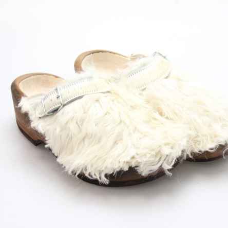 https://holzschuhe.at/en/shop/category/wooden-shoes-with-fur