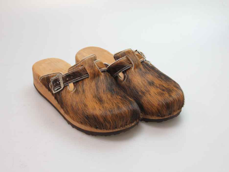 Clogs mit Keilsohle in Fell