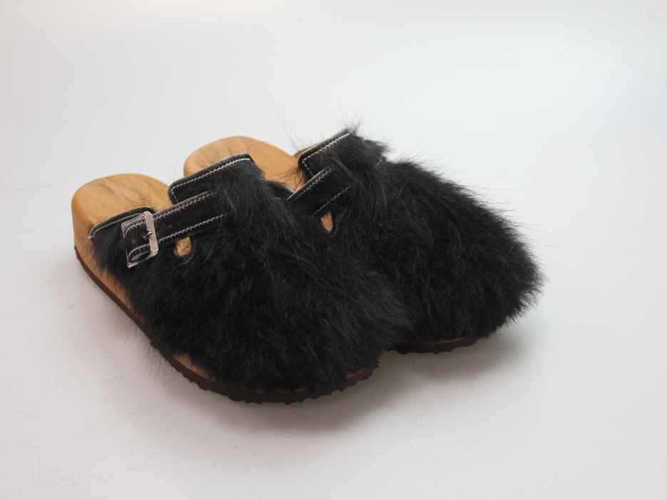 Clogs mit Keilsohle in Fell