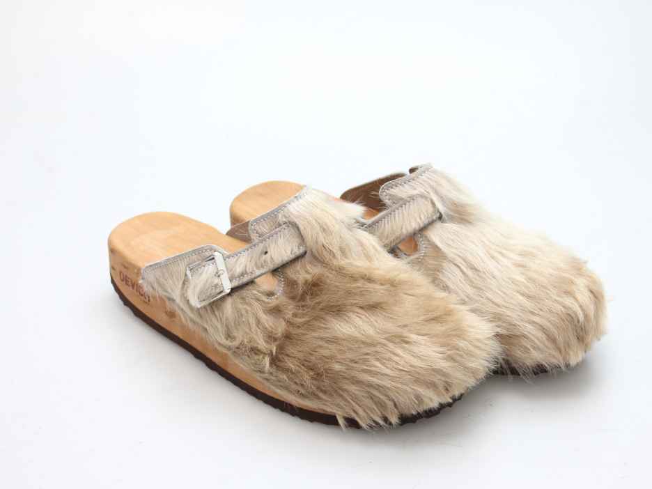 Clogs mit Keilsohle in Fell
