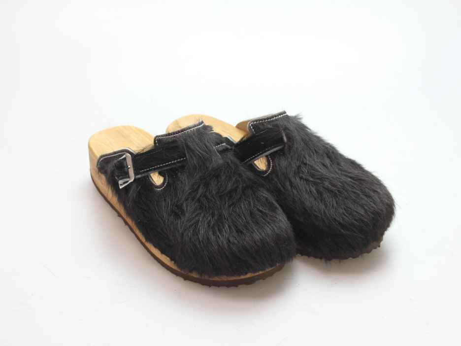 Clogs mit Keilsohle in Fell
