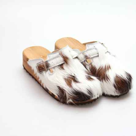 https://holzschuhe.at/en/shop/category/clogs-with-fur