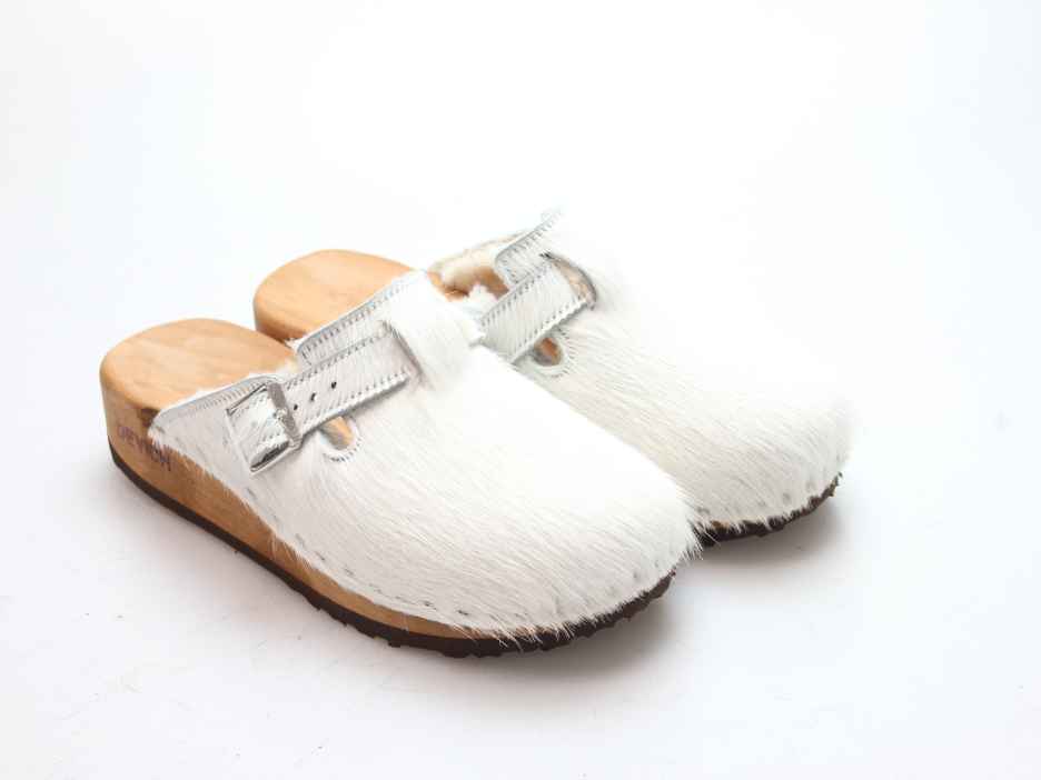 Clogs mit Keilsohle in Fell gefüttert