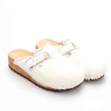 https://holzschuhe.at/en/shop/category/clogs-with-fur