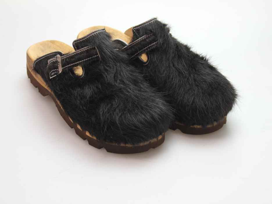 Bewegliche Clogs für Herren in Fell