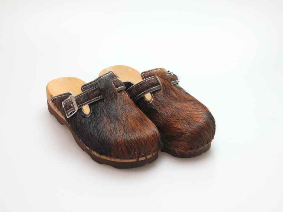 Bewegliche Clogs für Herren in Fell