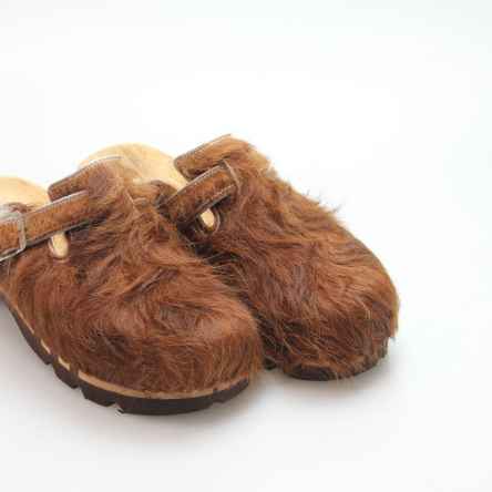 https://holzschuhe.at/en/shop/category/clogs-with-fur