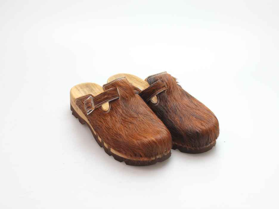 Bewegliche Clogs für Herren in Fell