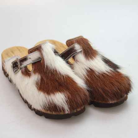 https://holzschuhe.at/en/shop/category/clogs-with-fur