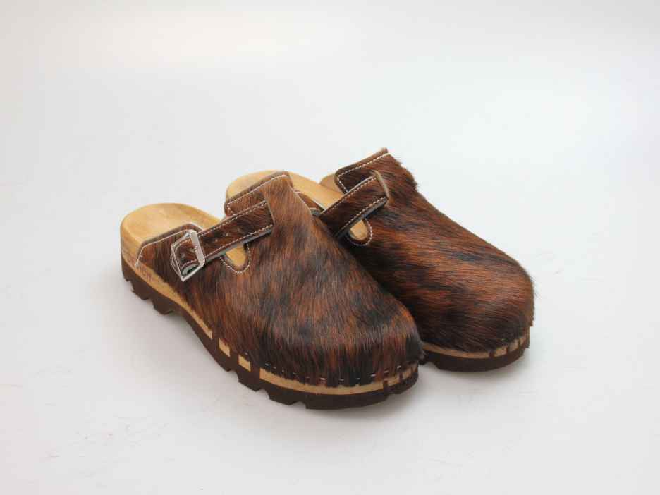 Bewegliche Clogs für Herren in Fell