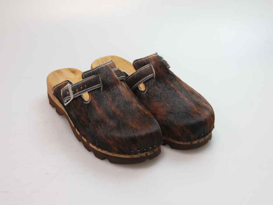 Bewegliche Clogs für Herren in Fell