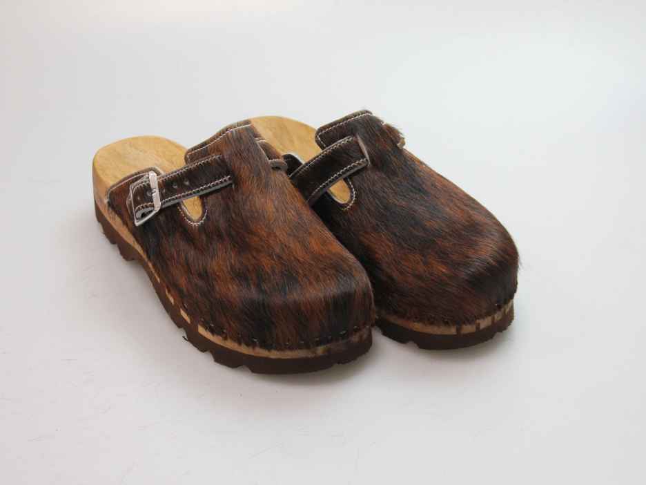 Bewegliche Clogs für Herren in Fell