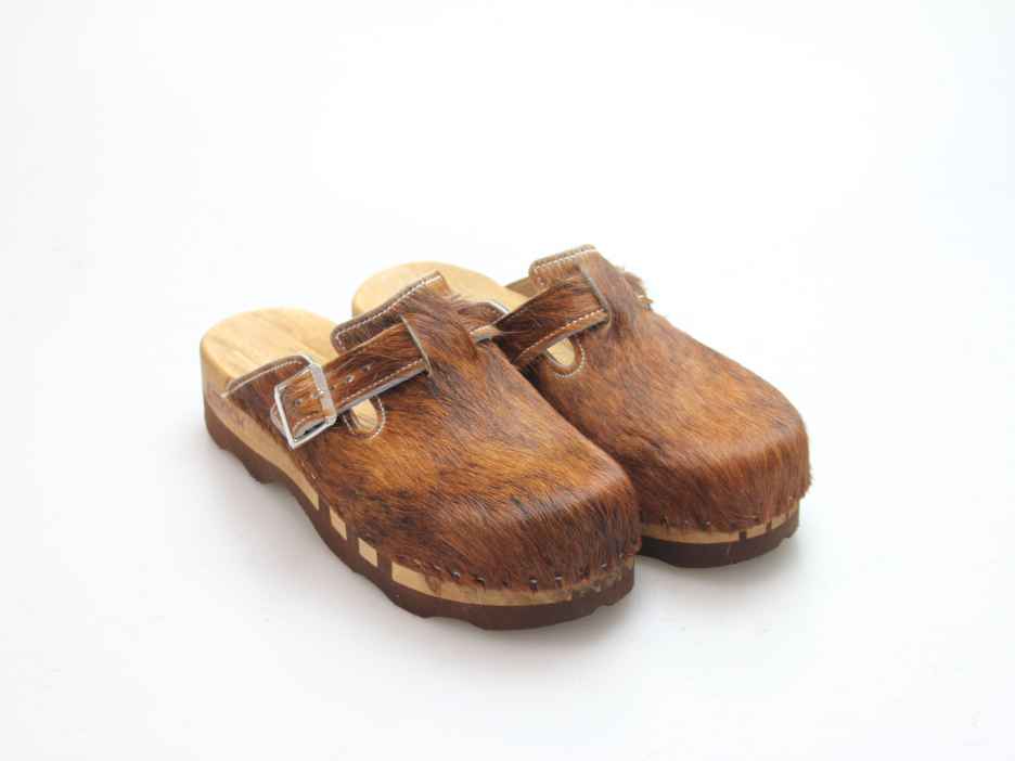 Bewegliche Clogs für Herren in Fell