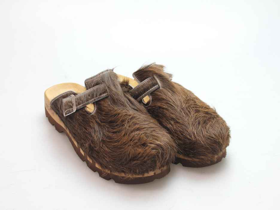 Bewegliche Clogs für Herren in Fell