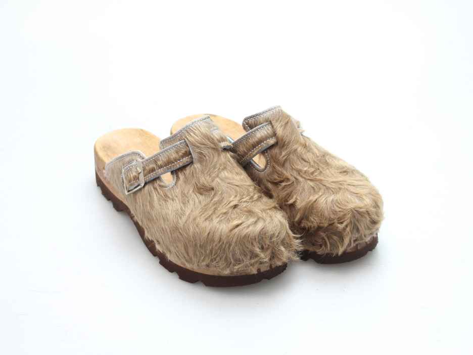 Bewegliche Clogs für Herren in Fell