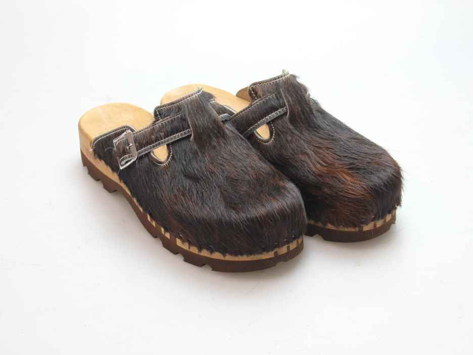 Bewegliche Clogs für Herren in Fell