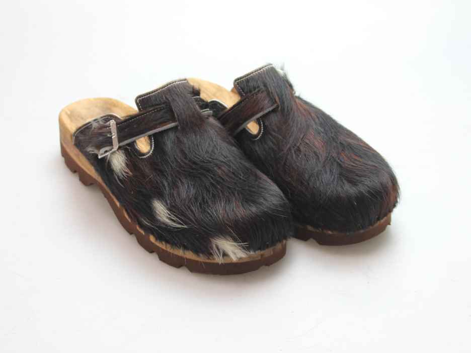 Bewegliche Clogs für Herren in Fell
