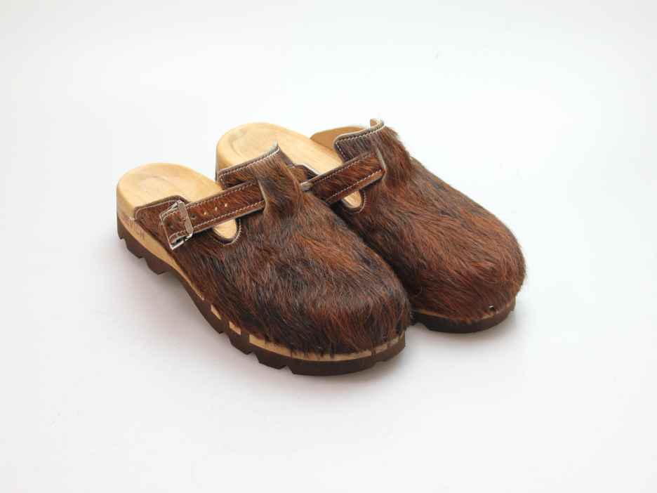 Bewegliche Clogs für Herren in Fell