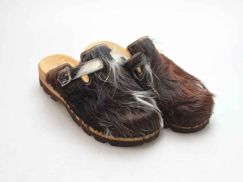 Bewegliche Clogs für Herren in Fell