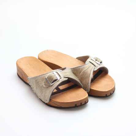 https://holzschuhe.at/en/shop/category/sandales