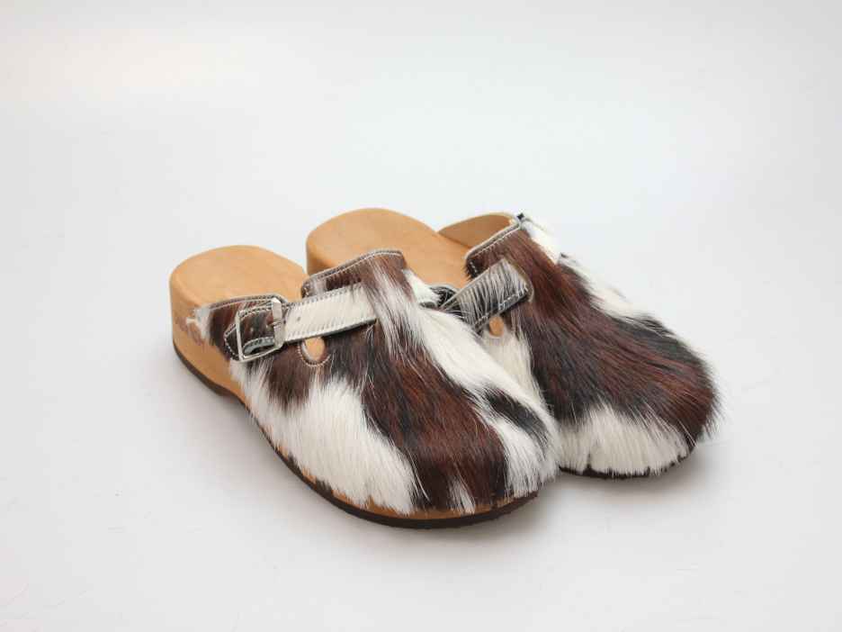 Bewegliche Clogs für Damen in Fell