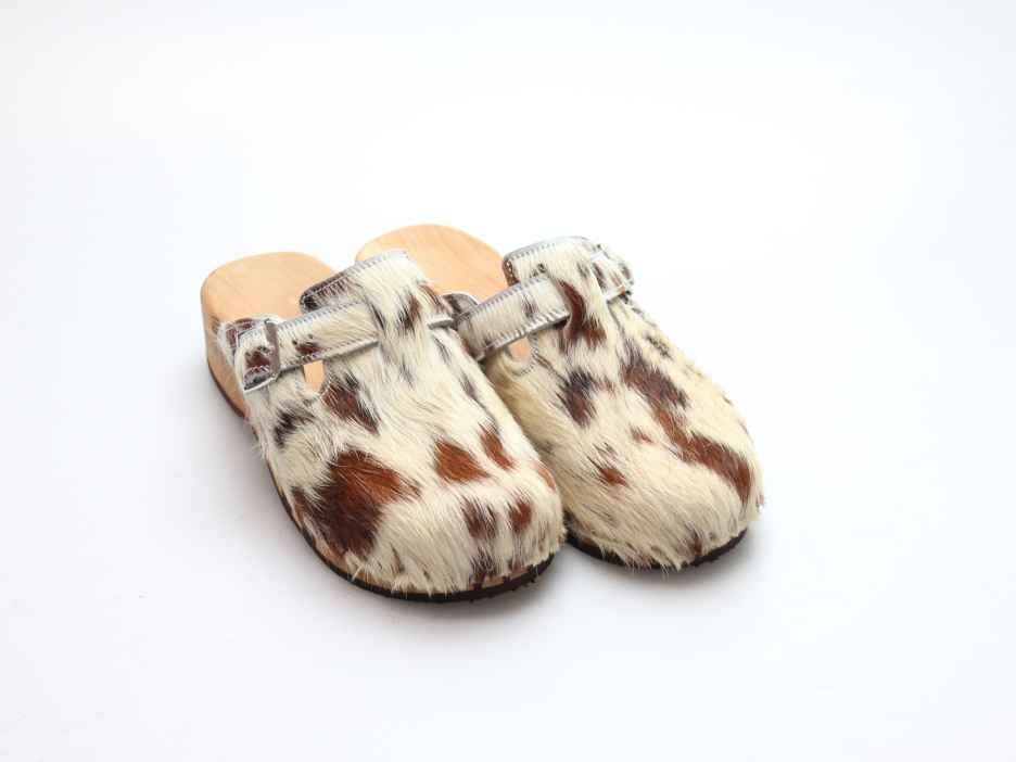 Bewegliche Clogs für Damen in Fell