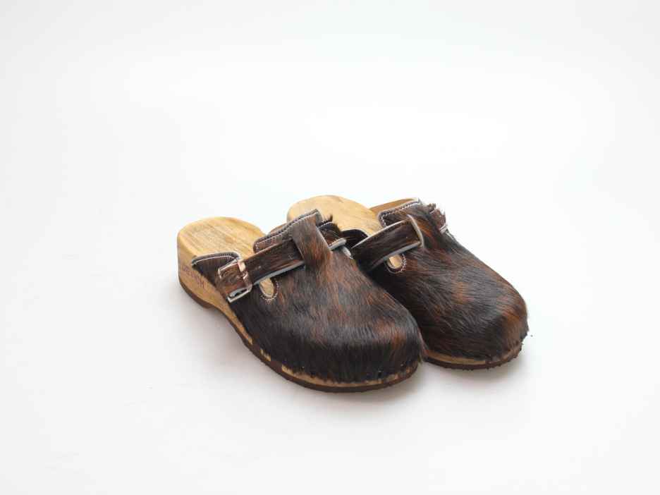 Bewegliche Clogs für Damen in Fell