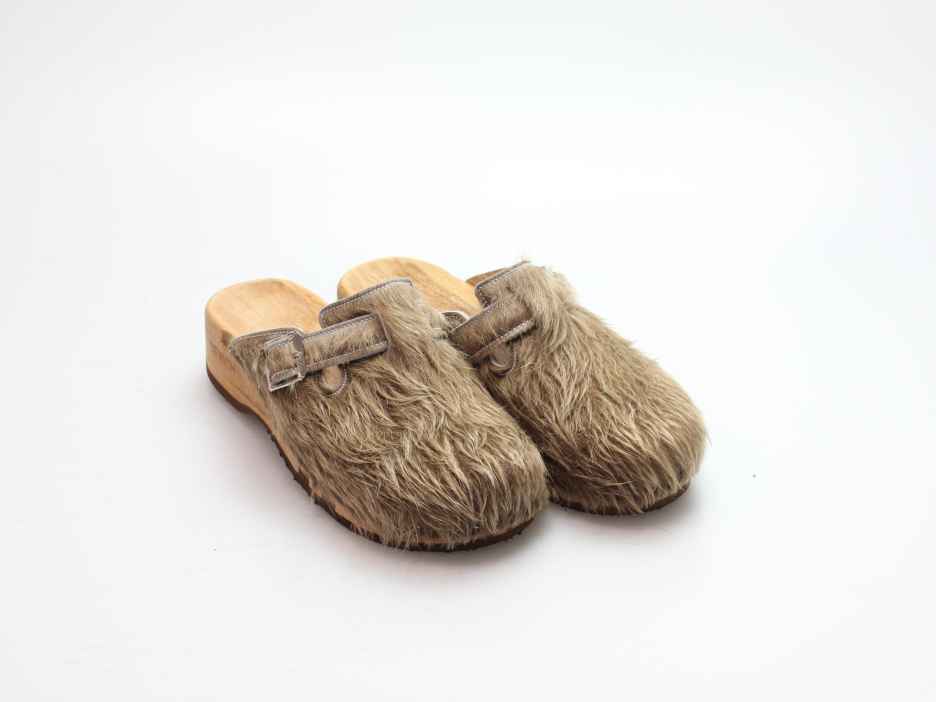 Bewegliche Clogs für Damen in Fell