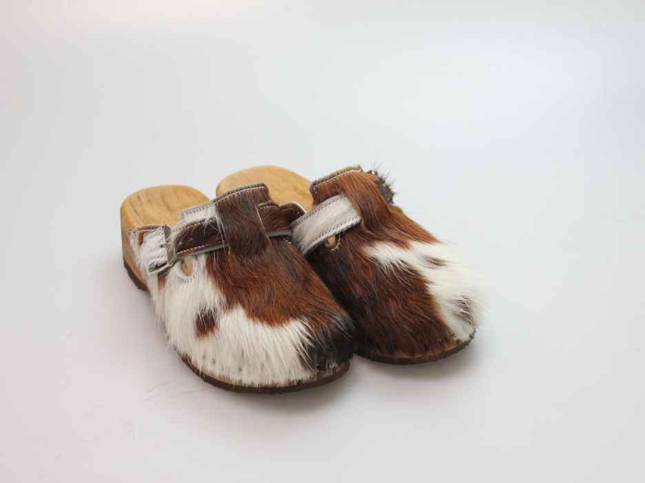 Bewegliche Clogs für Damen in Fell