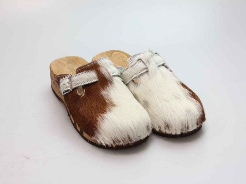 Bewegliche Clogs für Damen in Fell