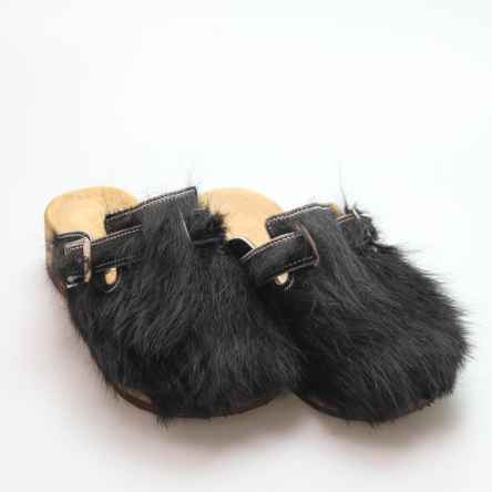 https://holzschuhe.at/en/shop/category/clogs-with-fur