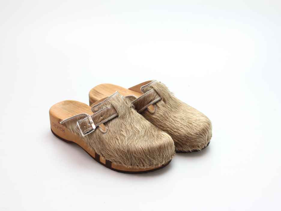 Bewegliche Clogs für Damen in Fell