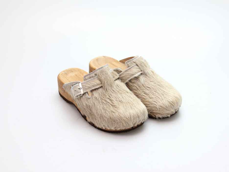Bewegliche Clogs für Damen in Fell