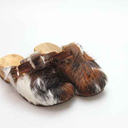 https://holzschuhe.at/en/shop/category/clogs-with-fur