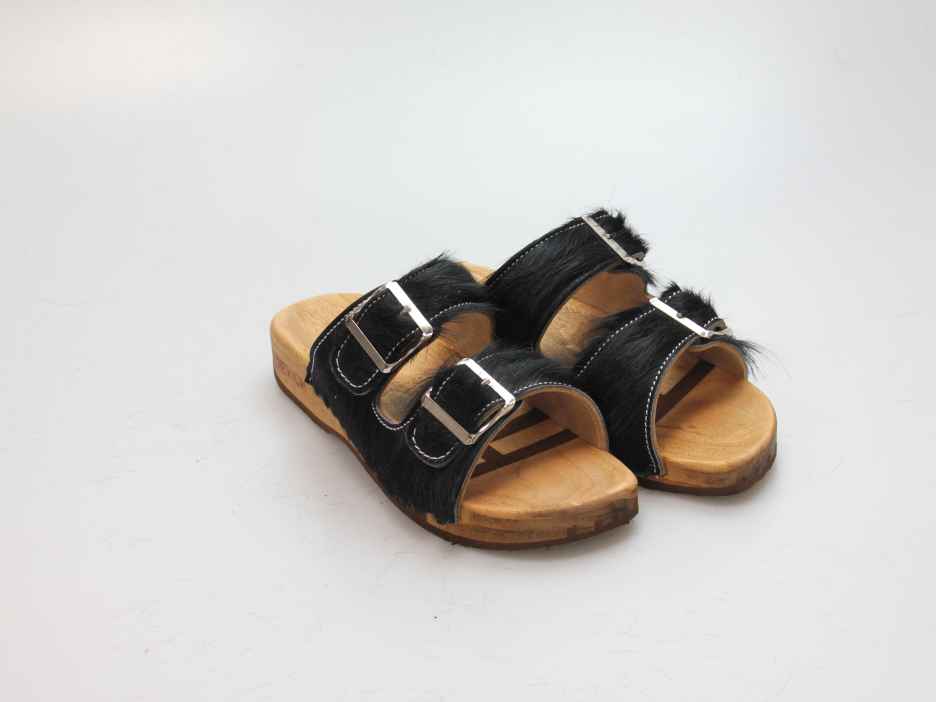 Bewegliche Sandale mit 2 Riemen in Fell