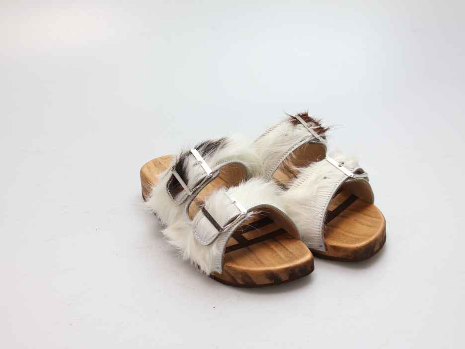 Bewegliche Sandale mit 2 Riemen in Fell