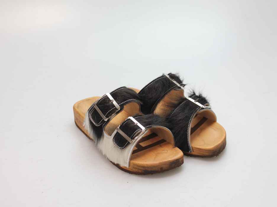Bewegliche Sandale mit 2 Riemen in Fell