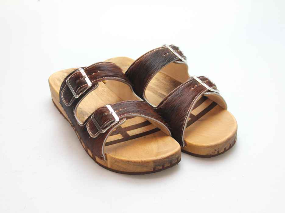 Bewegliche Sandale mit 2 Riemen in Fell