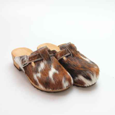 https://holzschuhe.at/de/shop/kategorie/clogs-in-fell