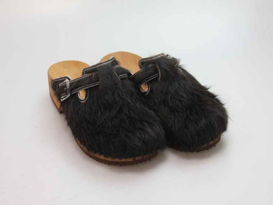 Clogs mit Absatz in Fell