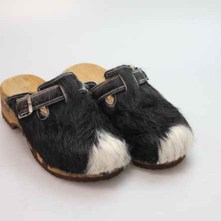https://holzschuhe.at/en/shop/category/clogs-with-fur