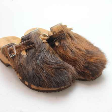 https://holzschuhe.at/en/shop/category/clogs-with-fur