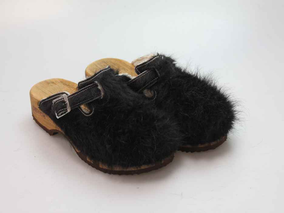 Bewegliche Clogs mit Absatz in Fell gefüttert