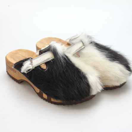 https://holzschuhe.at/en/shop/category/clogs-with-fur